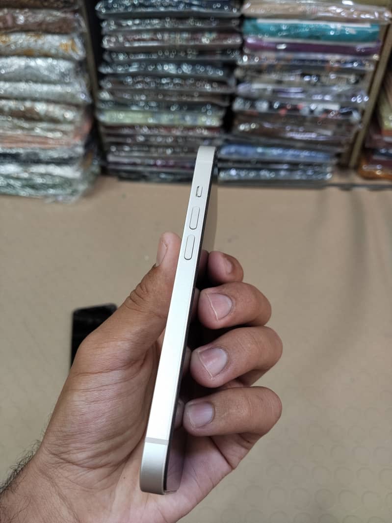 Apple iPhone 14 1