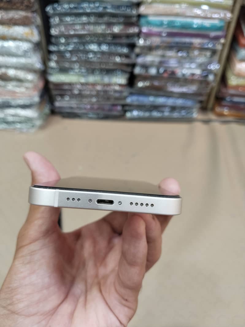 Apple iPhone 14 4