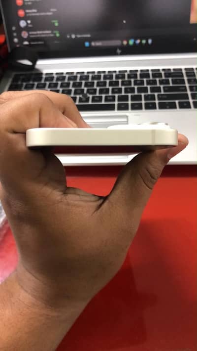 Apple iPhone 14