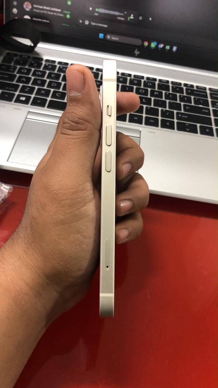 Apple iPhone 14 3