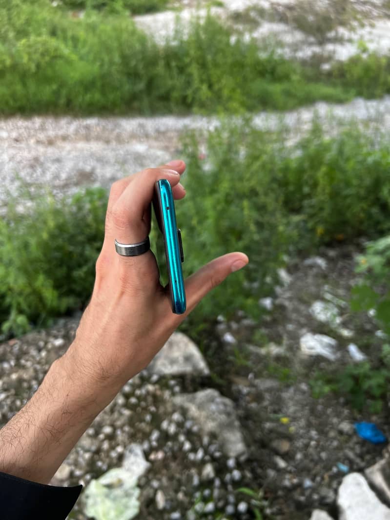 Xiaomi Redmi Note 9S 4