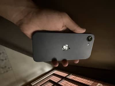 Apple iPhone 16e