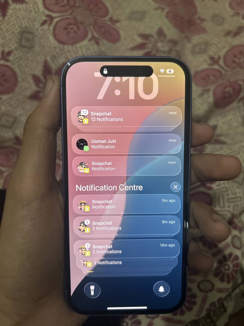 Apple iPhone 16 1