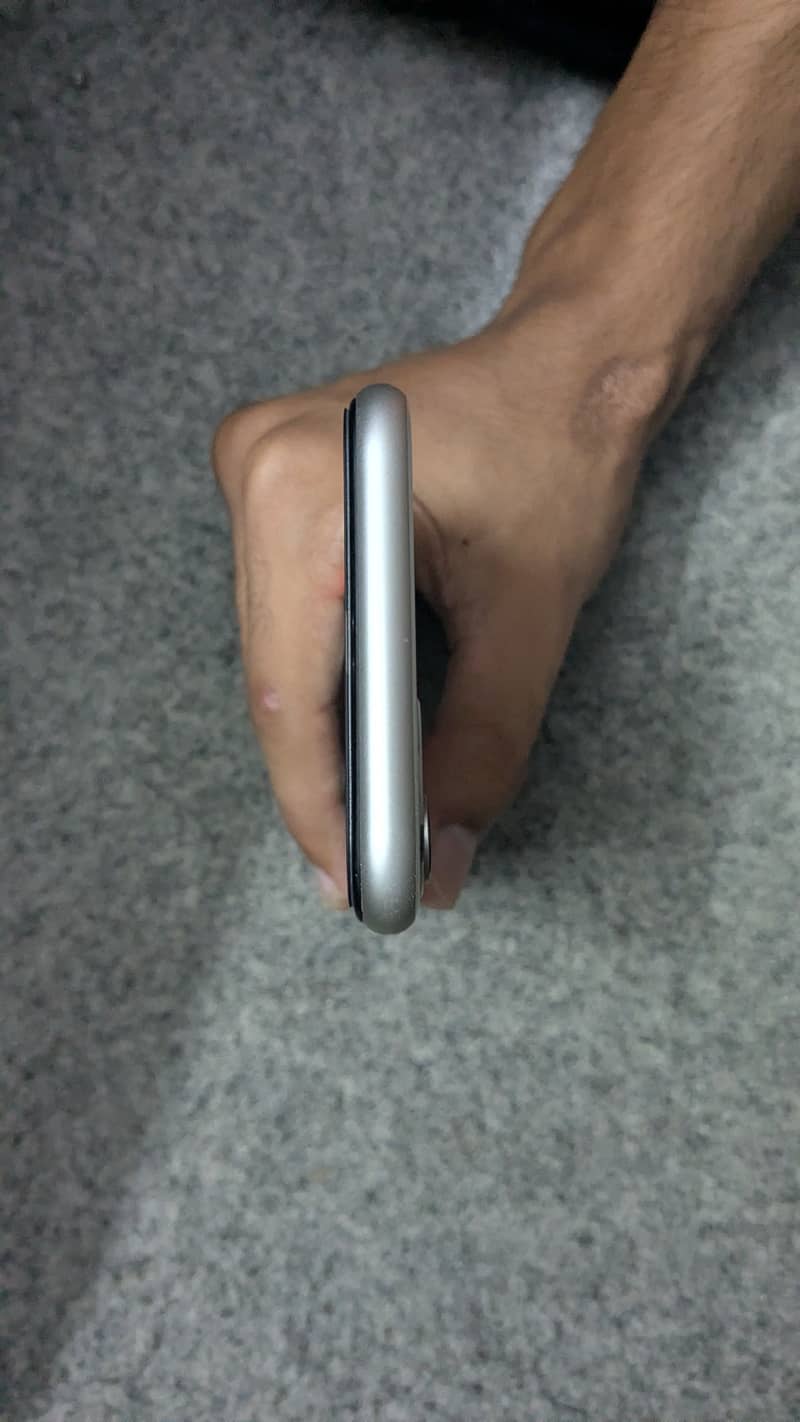 Apple iPhone 11 2