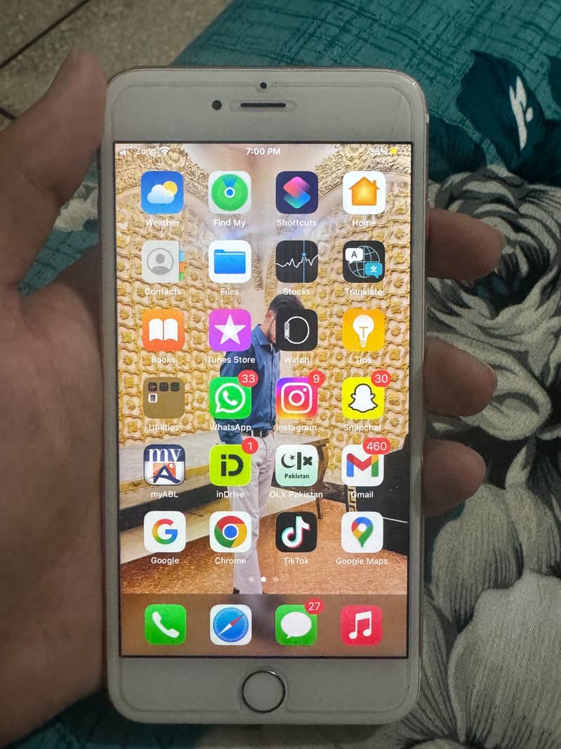 Apple iPhone 6S Plus 2
