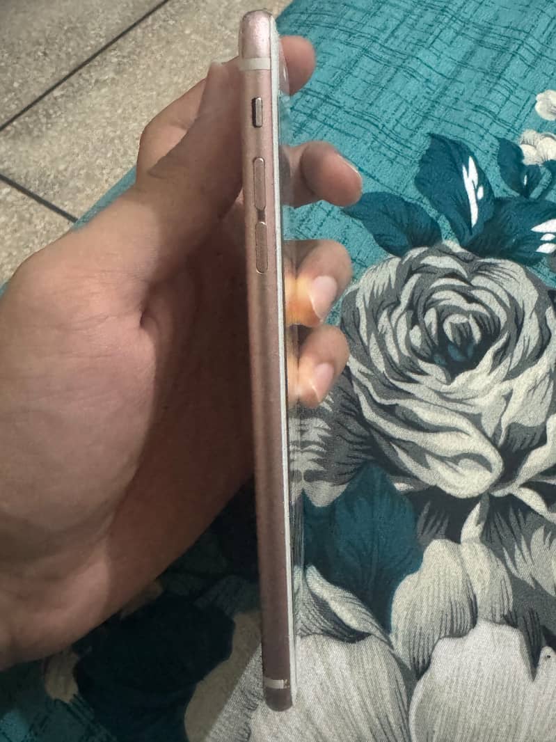 Apple iPhone 6S Plus 4