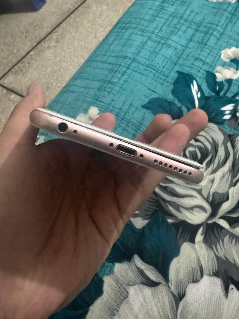 Apple iPhone 6S Plus 5