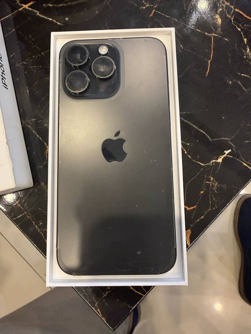 Apple iPhone 15 Pro Max 0