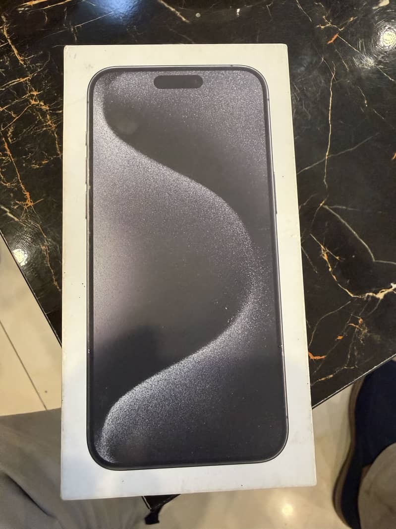 Apple iPhone 15 Pro Max 4