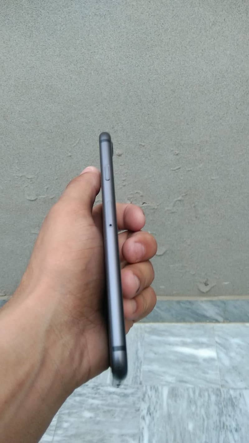 Apple iPhone 8 1