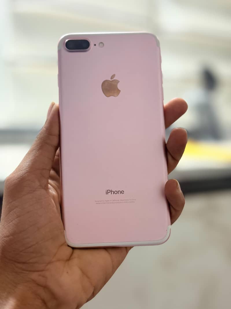 Apple iPhone 7 Plus 0