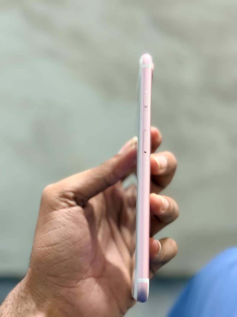 Apple iPhone 7 Plus 2