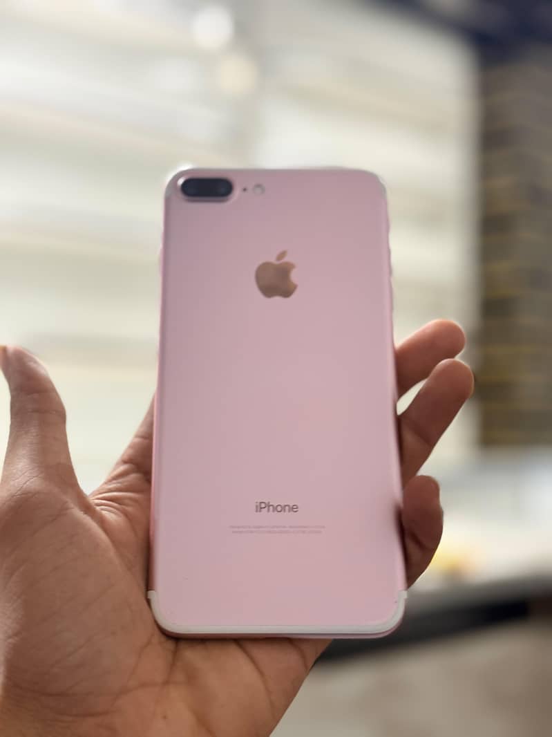 Apple iPhone 7 Plus 3