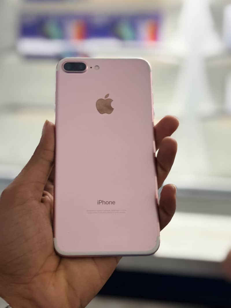 Apple iPhone 7 Plus 5