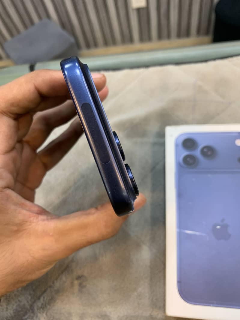 Apple iPhone 17 Pro Max 2