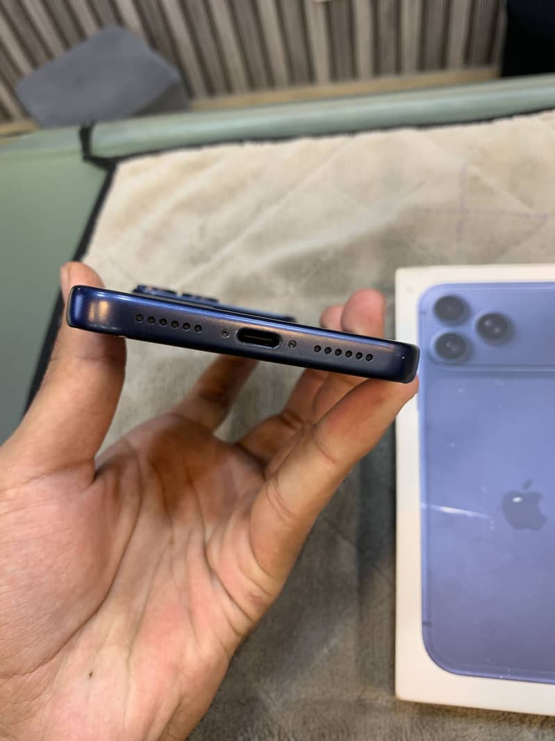 Apple iPhone 17 Pro Max 3
