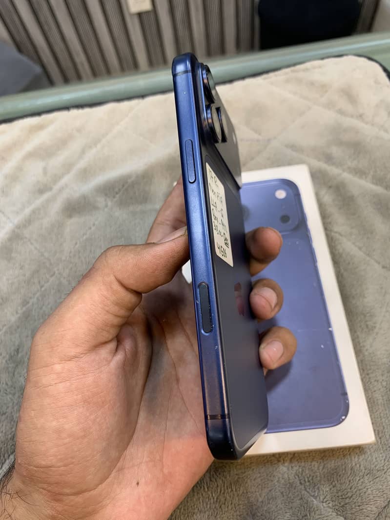 Apple iPhone 17 Pro Max 4