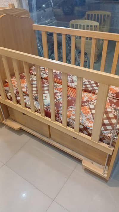 baby cot