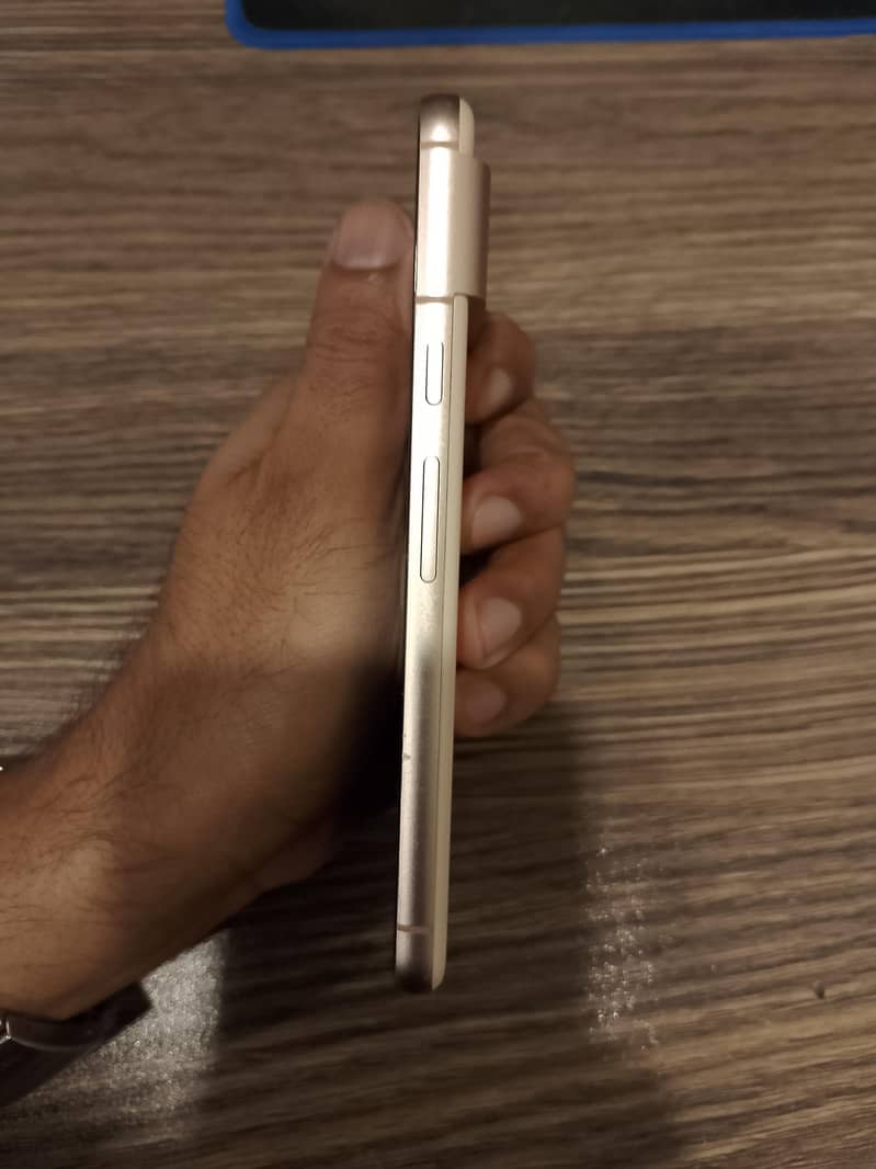 Google Pixel 8 4