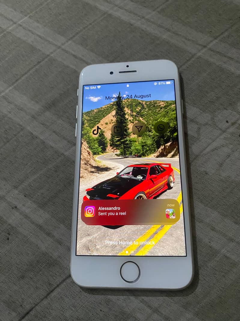Apple iPhone 8 0