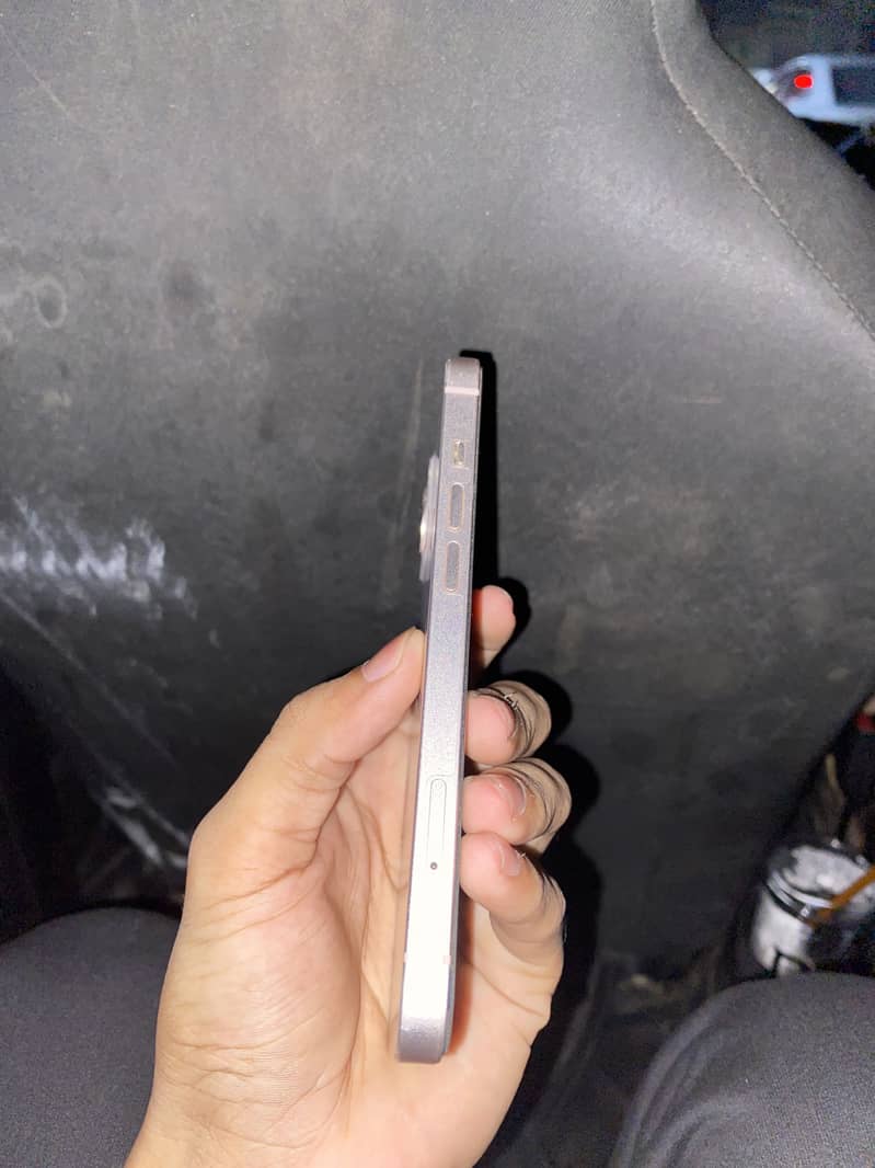 Apple iPhone 13 4