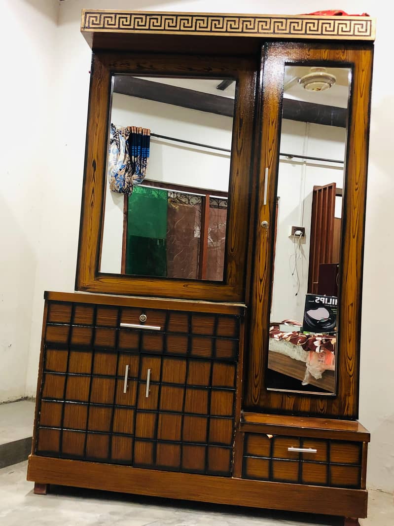 Dressing Table 0
