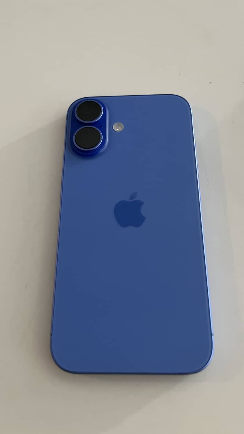 Apple iPhone 16 2