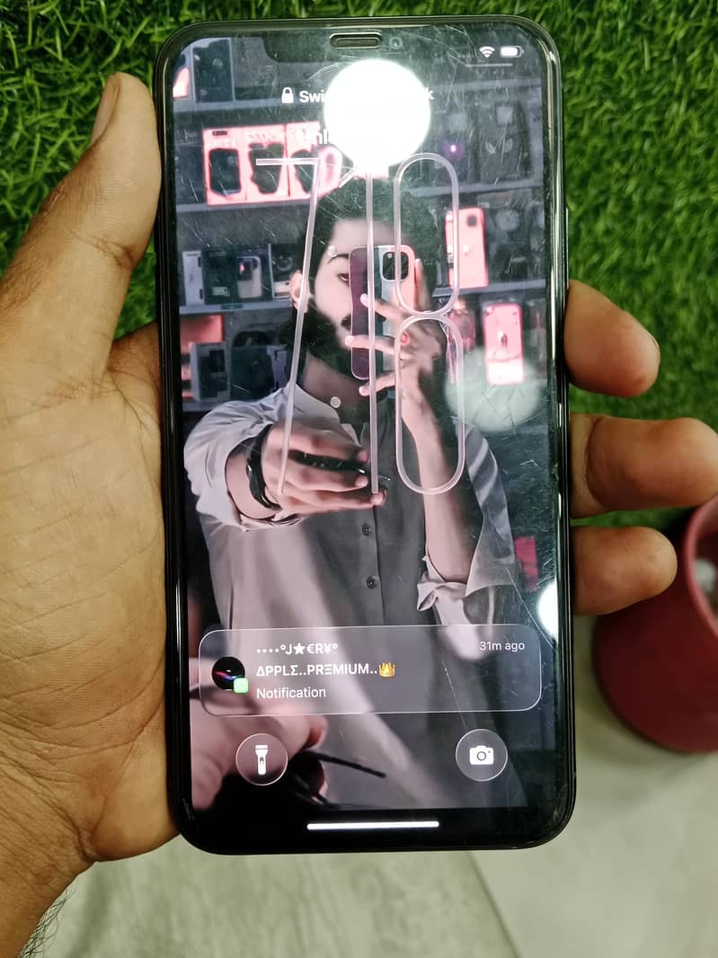 Apple iPhone 11 Pro Max 1