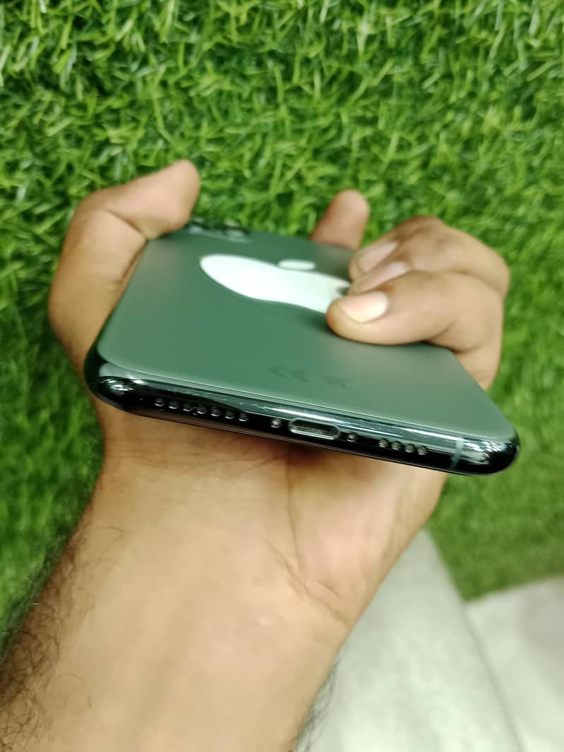 Apple iPhone 11 Pro Max 3