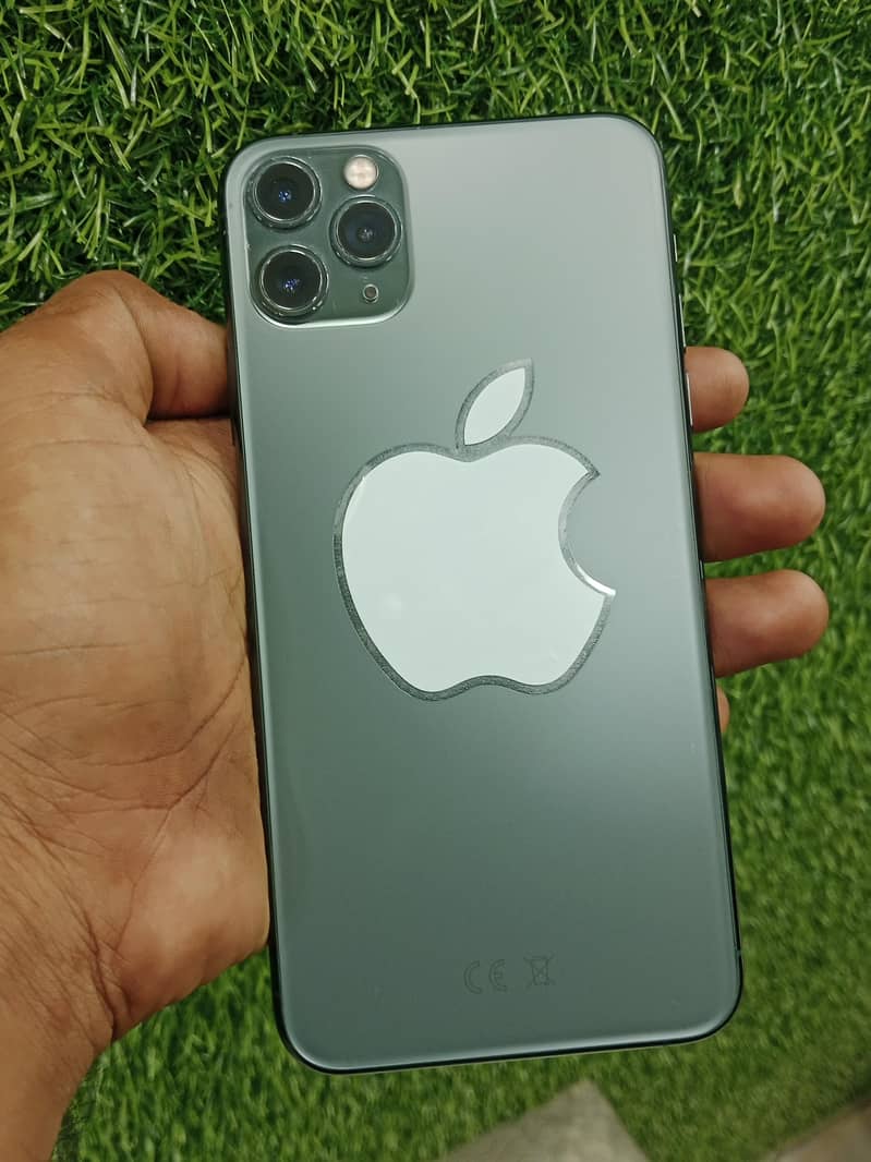 Apple iPhone 11 Pro Max 4