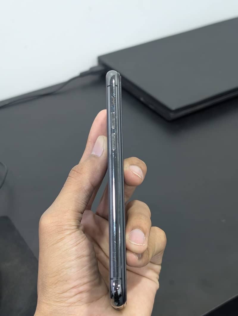 Apple iPhone 11 Pro 1
