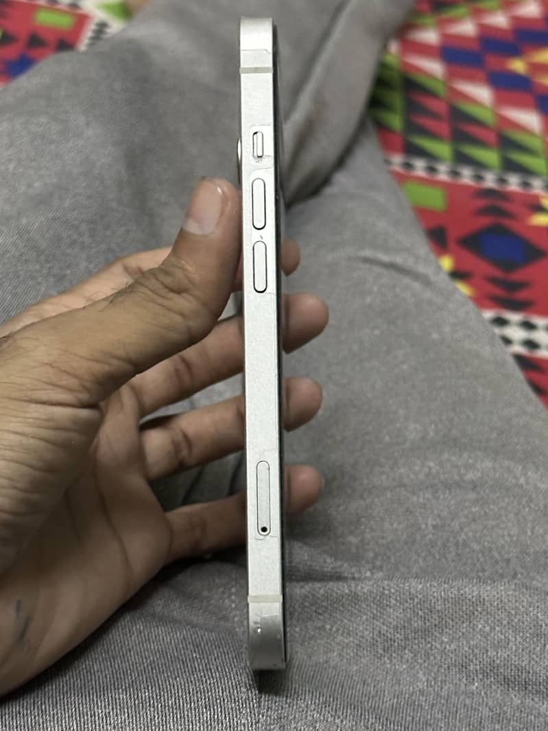 Apple iPhone 13 3