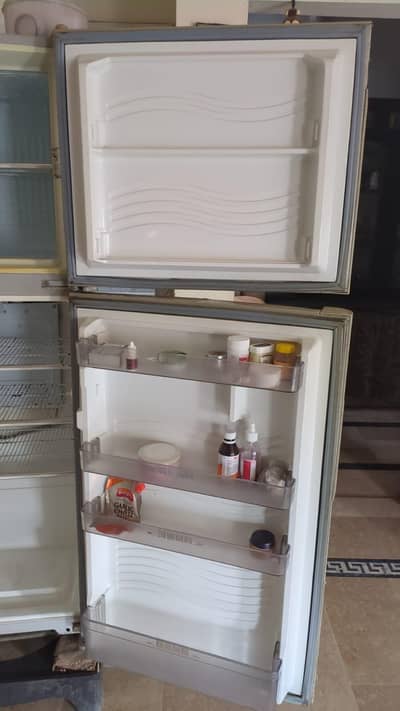 Dawlance Large Fridge for Sale