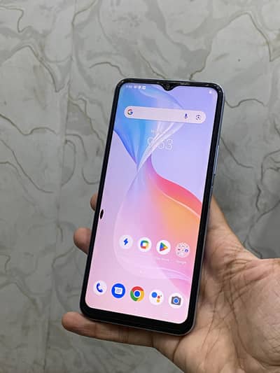Vivo Y33s with box charger