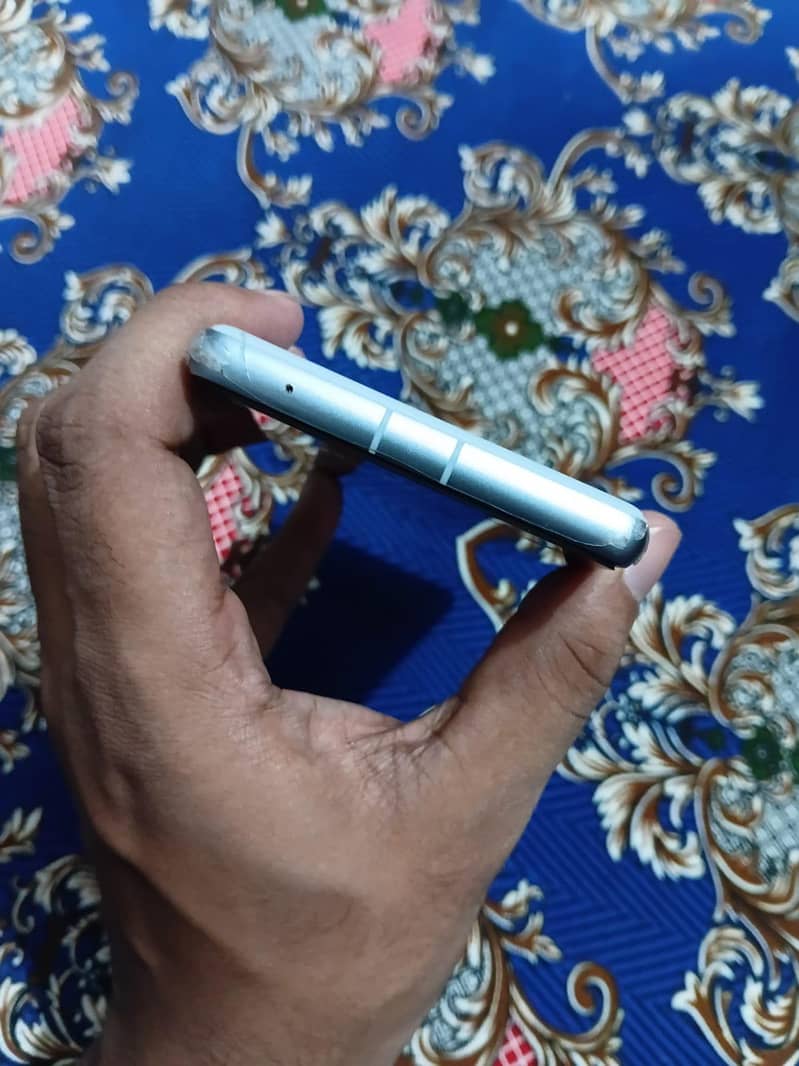 Google Pixel 7a 3