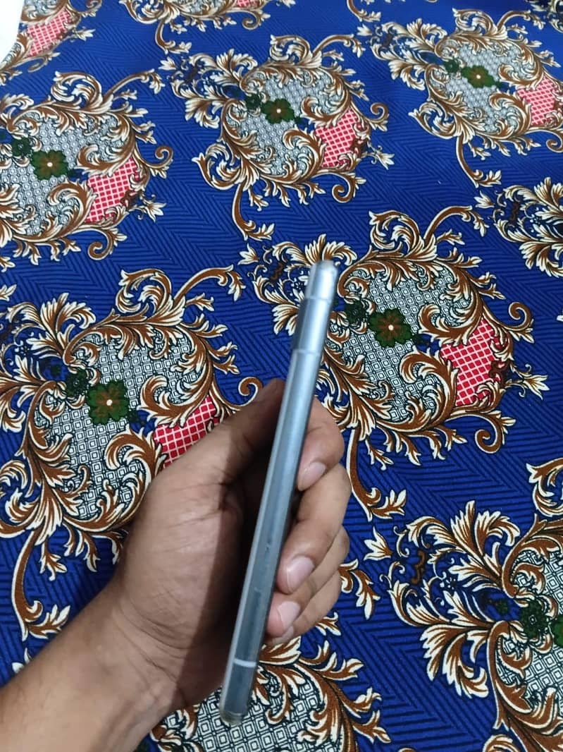 Google Pixel 7a 5