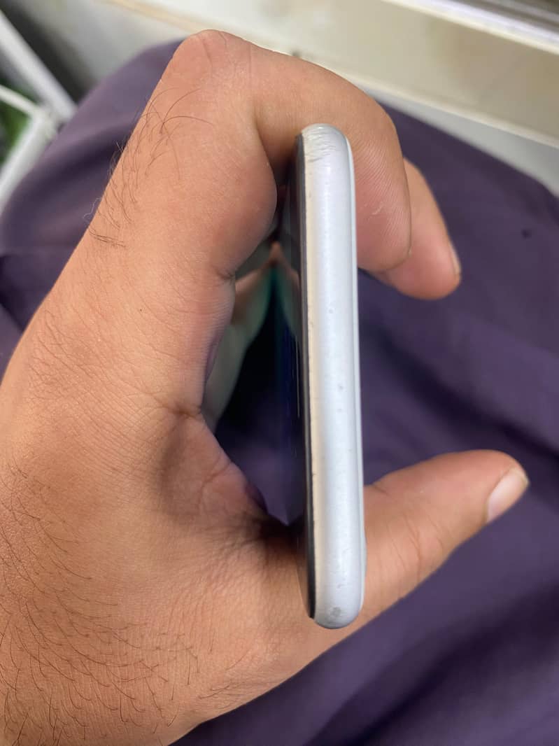 Apple iPhone SE 3