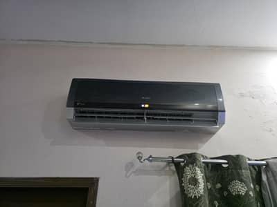 Gree 1.5 ton  AC/DC inverter