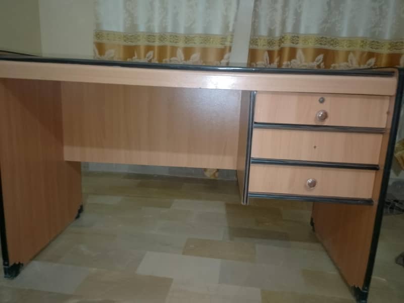 Computer Table 2