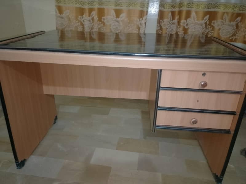 Computer Table 3