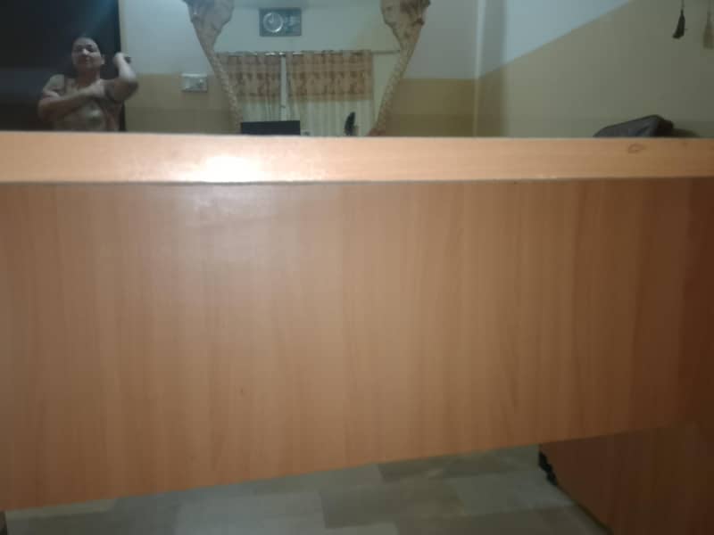 Computer Table 4