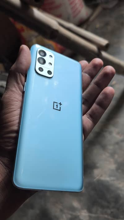 One Plus 9R