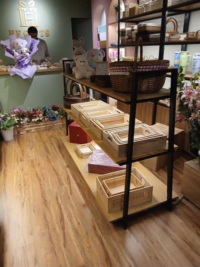 Shop table or Shop rack