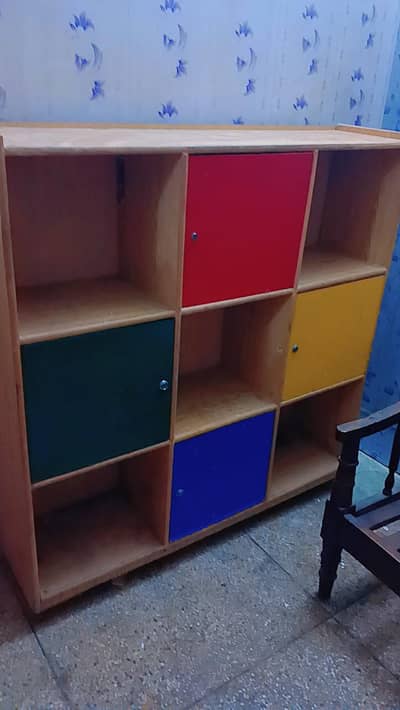 I want to sell cabinet