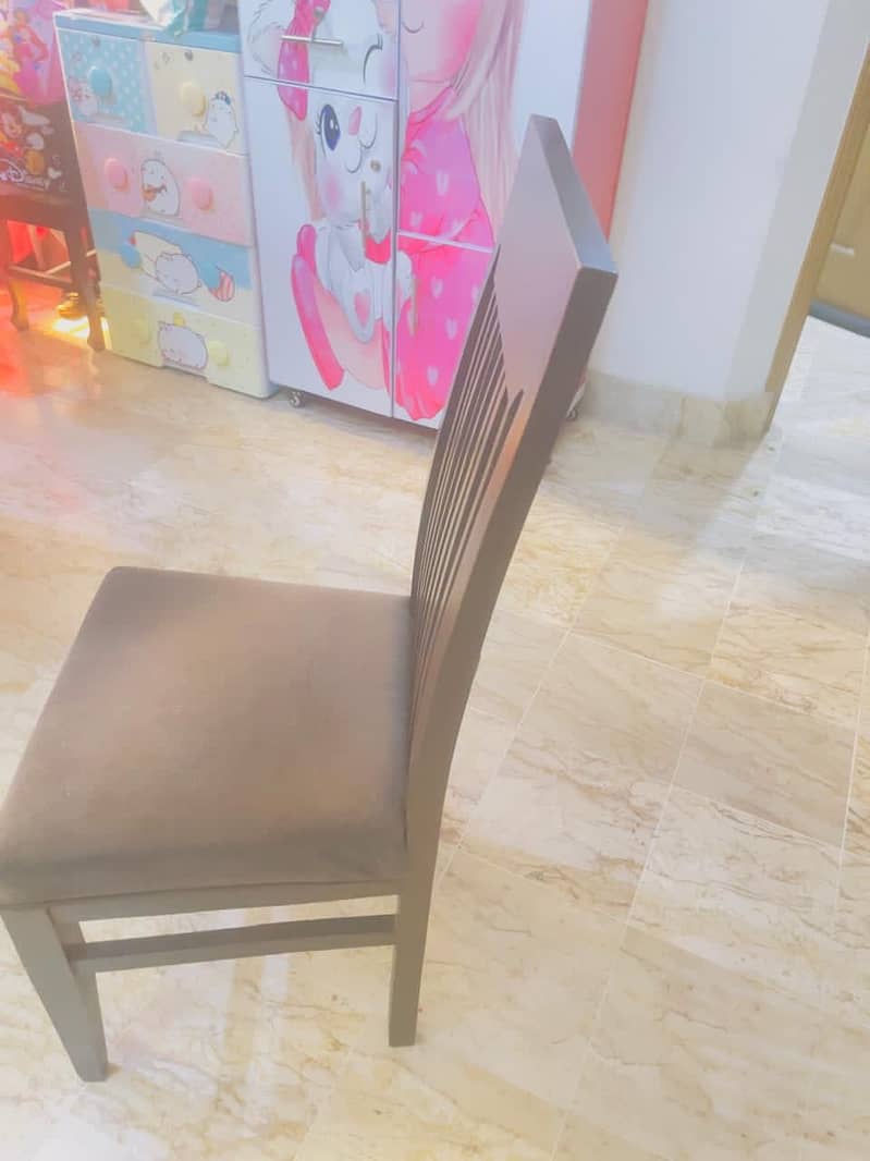 Dining Table with Six Chairs 2