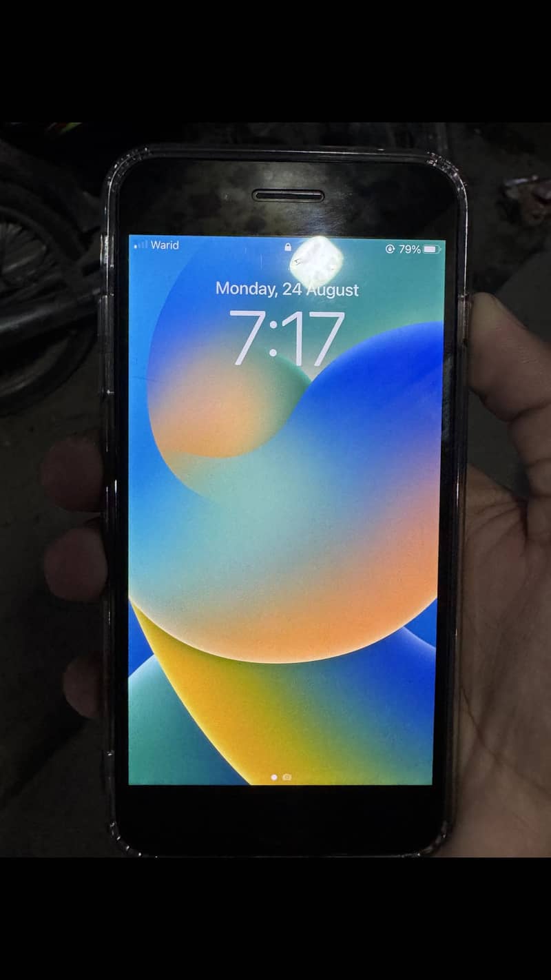 Apple iPhone 8 Plus 0