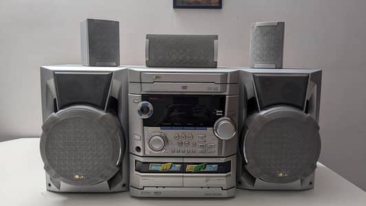 LG Speakers, 2 speakers, 3 subwoofers