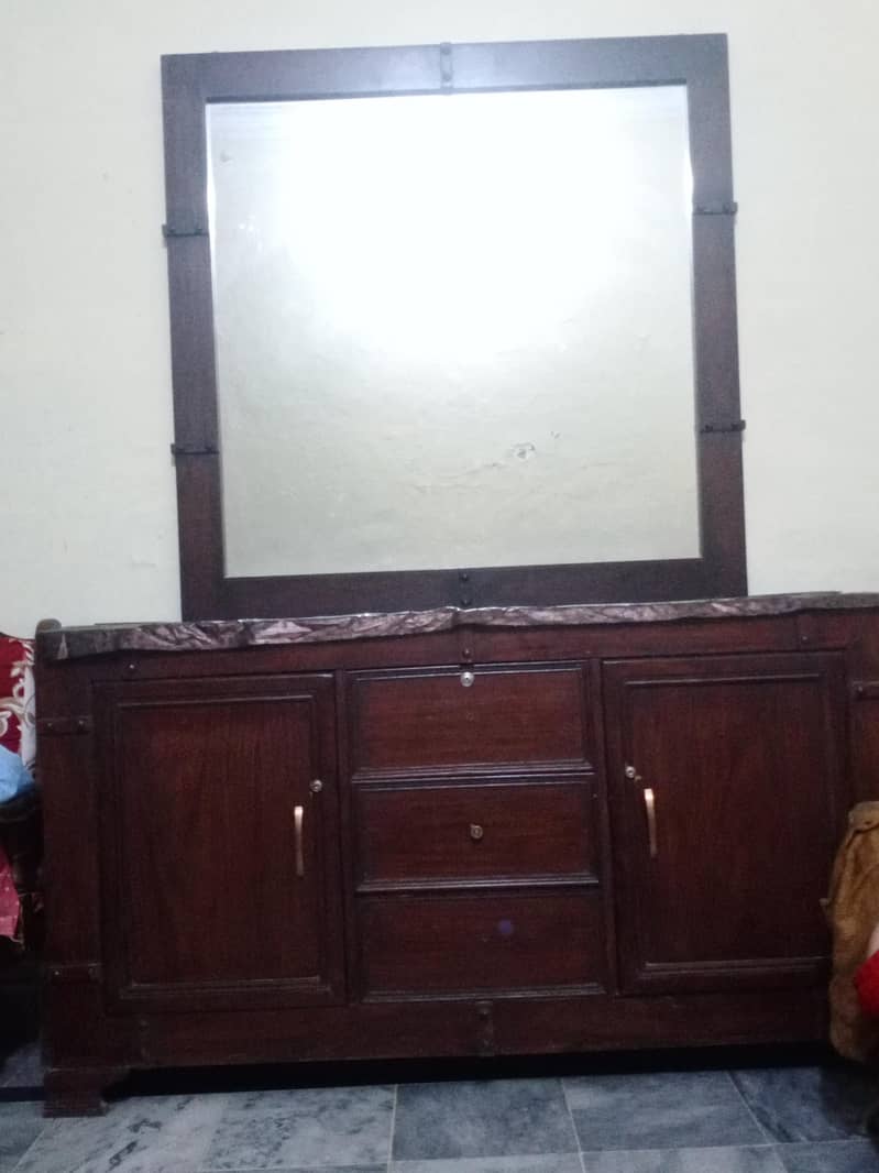 Dresing mirror 1