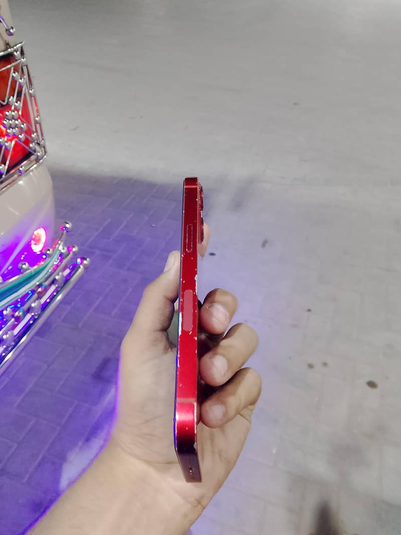Apple iPhone 13 2