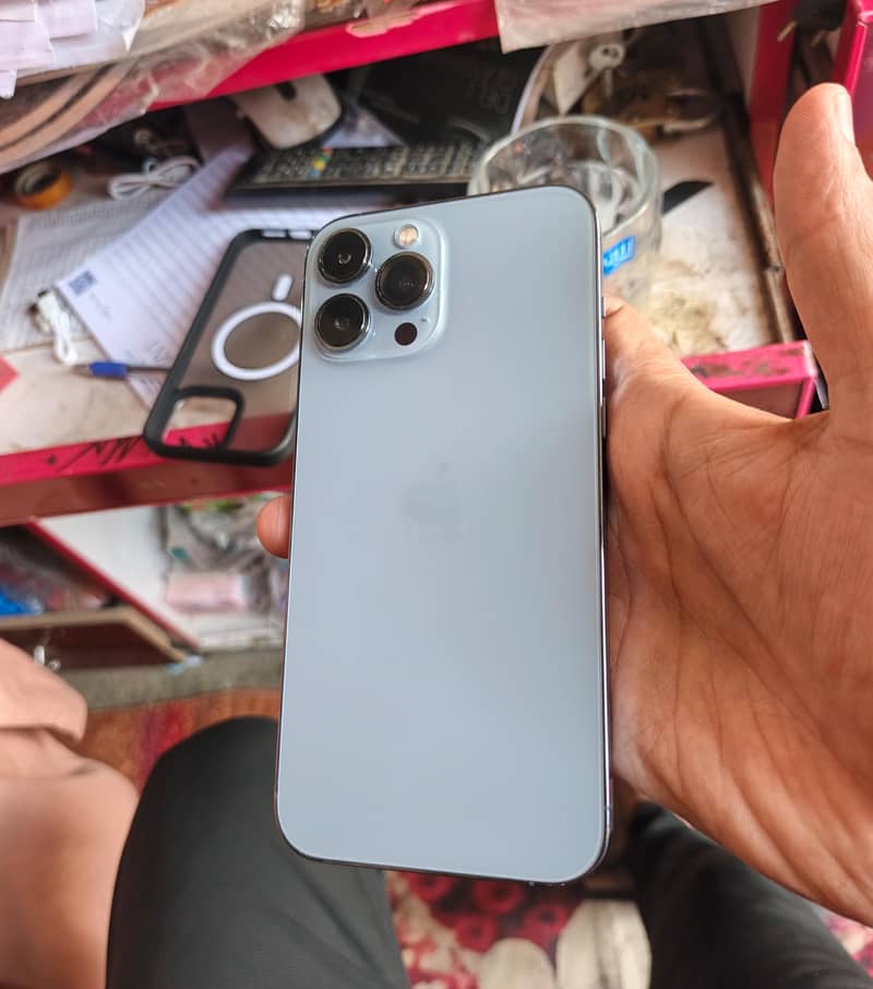 Apple iPhone 13 Pro Max 0